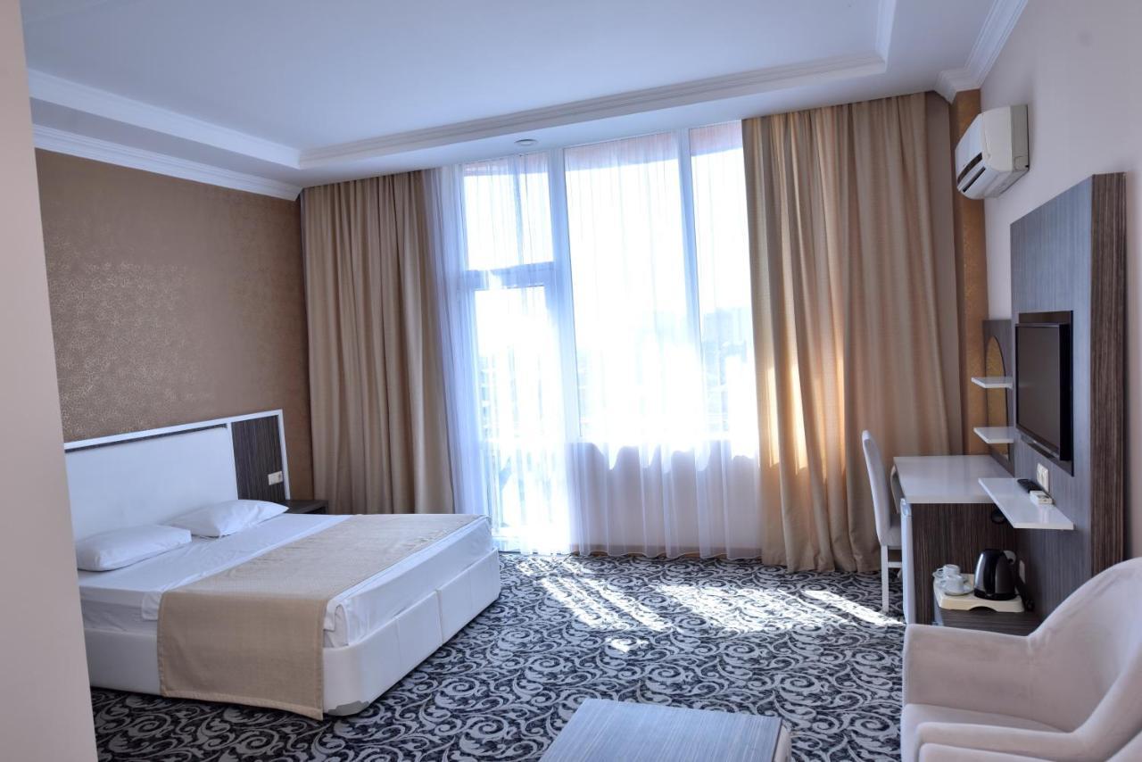 Grand Georgian Palace Batumi Eksteriør bilde